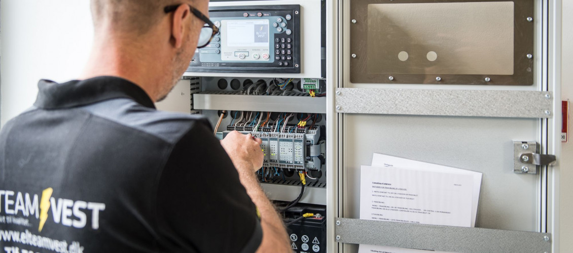 Spjæld- / Serviceelektriker til El-Team Vest A/S i Horsens